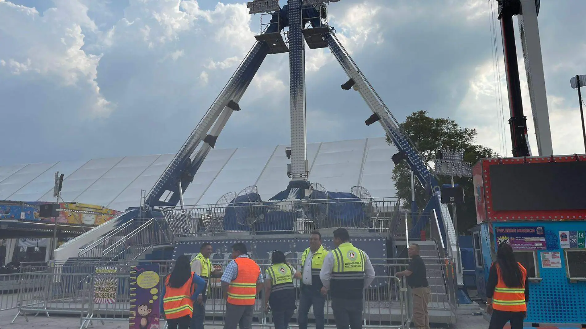 director de protección civil supervisa juego mecánico en feria tlaxcala 2024 (3)